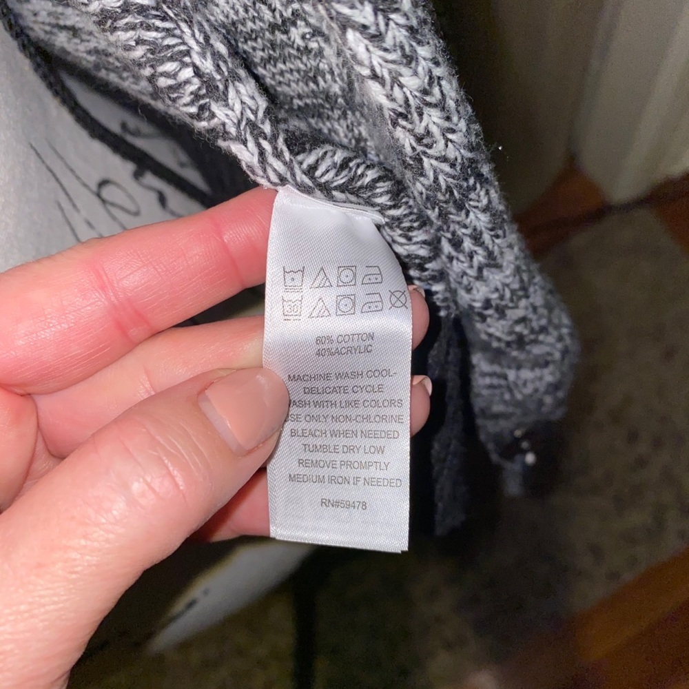 Max Studio Sweater - Picture 7 of 7